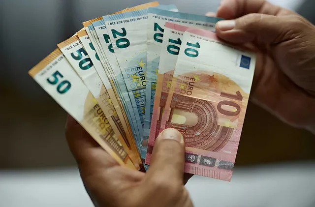 Хванаха 40 000 евро и 100 000 лири на „Капитан Андреево“ (СНИМКА) 