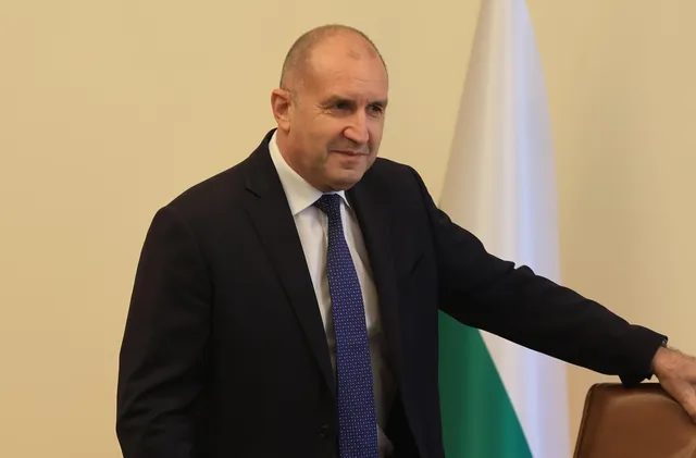 Спад на доверието към кабинета на Румен Радев