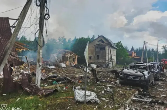 Руска ракета удари Киевска област: Най-малко 10 загинали, 100 ранени 