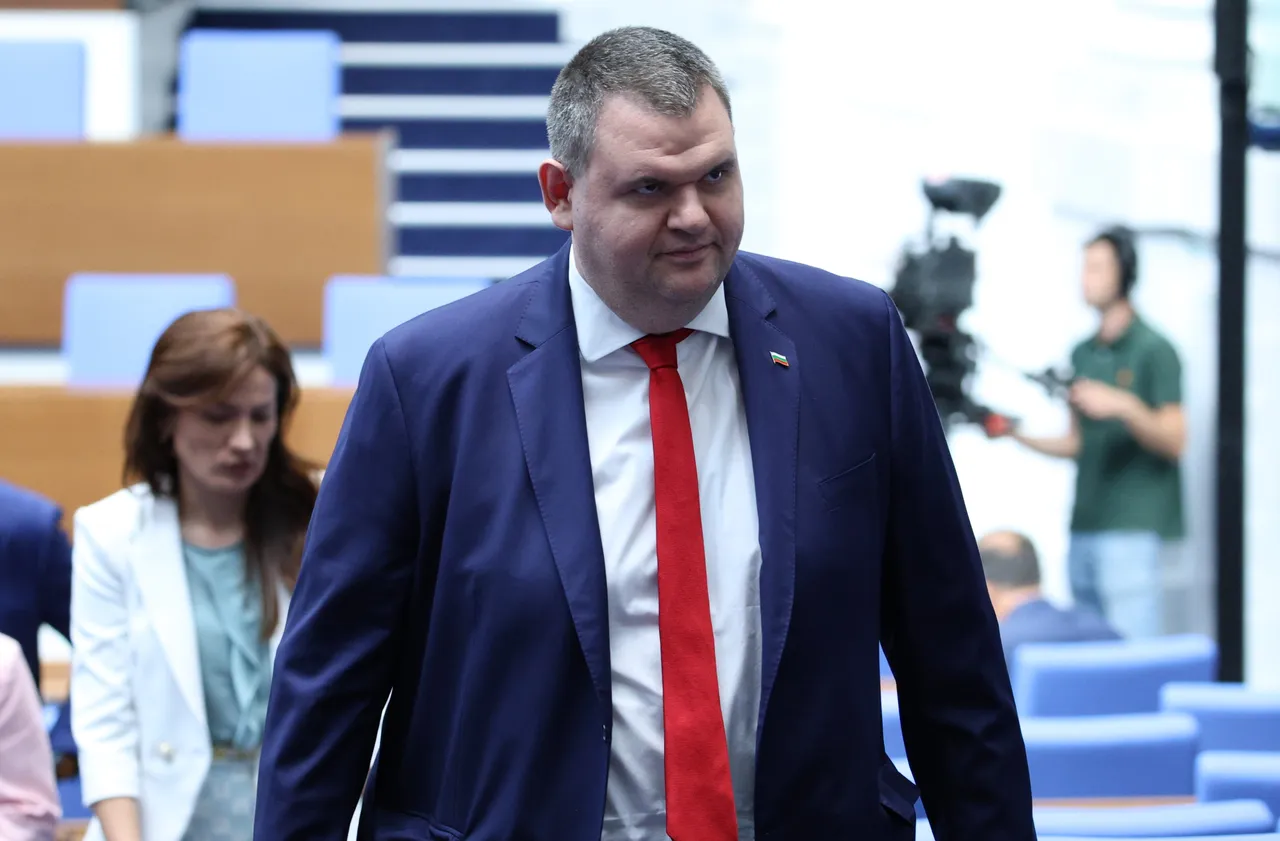 Делян Пеевски отбелязва рожден ден с политическия си отпечатък