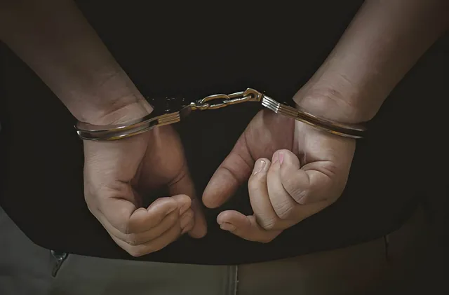 Брадва, оръжие и арест: Задържаха криминално проявен в Джурово 