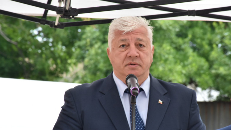 Общинските съветници от Демократична България призоваха кмета на Пловдив Здравко
